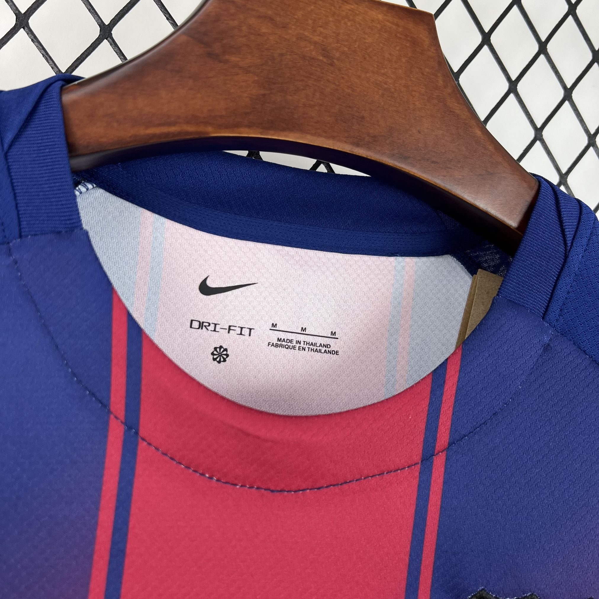 Barcelona X Olivia Rodrigo 25/26 Home Jersey - Stadium Version  5